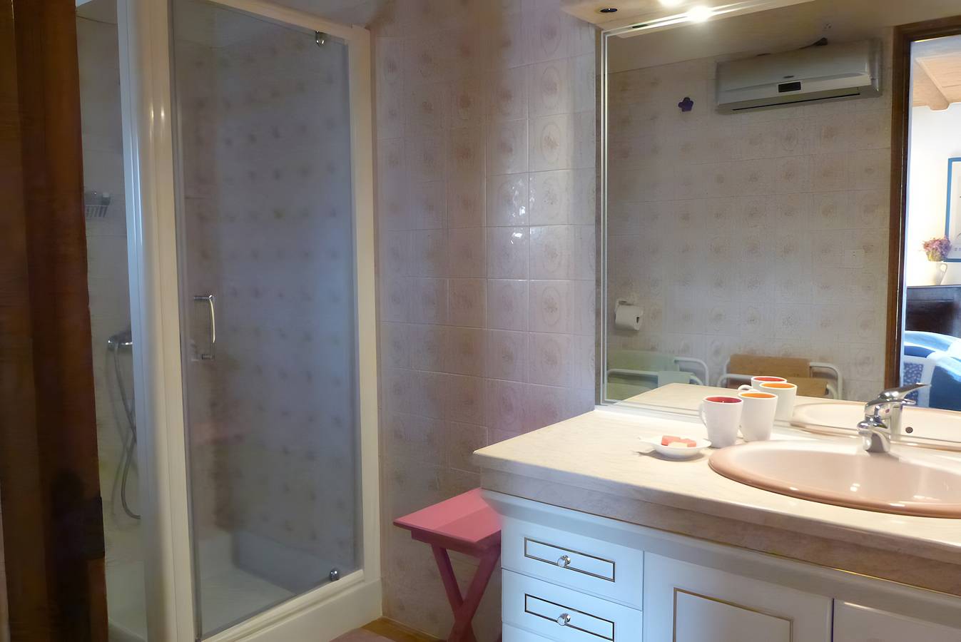 Bed and Breakfast 'Chez Michel y Anne Marie' con terraza privada, Wi-Fi y aire acondicionado in L'Isle-sur-la-Sorgue, Vaucluse