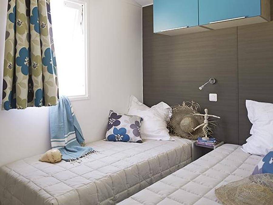 Camping Le Bosquet - Mobilhome 4 personas - Malaga Duo - 2 habitaciones - 27 m2 (+Terraza semicubierta 8 m2) 4 personas in Domme, Périgord Noir