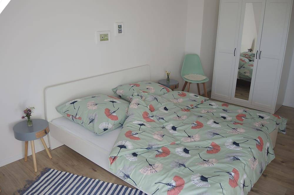 Ganze Wohnung, Renovierte, helle, lichtdurchflutete 4-Zimmer Ferienwohnung in Suedlicher Schwarzwald, Lenzkirch