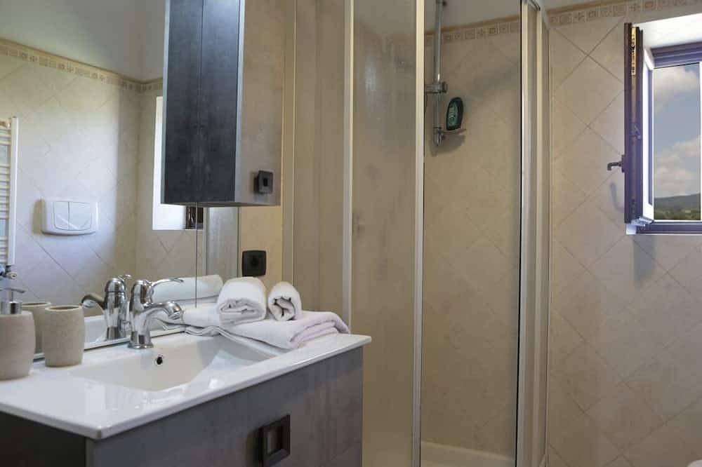 Ganze Wohnung, Pepè apartament .Comfort and tranquility of your vacation. in Trevignano Romano, Braccianosee