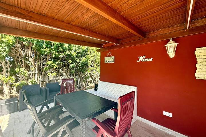 Apartamento para 4 personas, con jardín además de piscina y terraza en Campo Internacional