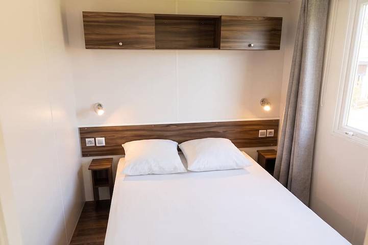 Location de vacances pour 8 personnes, avec Terrasse ainsi que Jardin et Piscine à Saint-Symphorien-le-Valois - 3