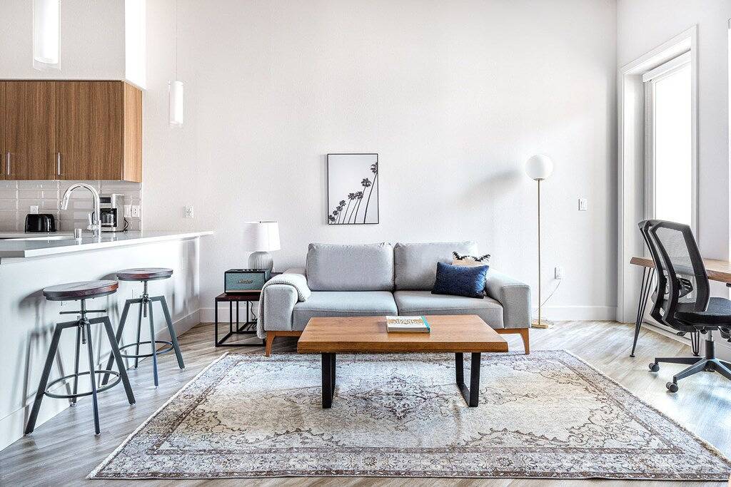 Ganze Wohnung, Ideal Redwood City 1Br w/ W/D, Gym, Bbq, walk to Caltrain, by Blueground in Redwood City, Silicon Valley