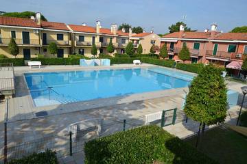 Ferienhaus für 6 Personen, mit Pool und Garten, mit Haustier in Bibione