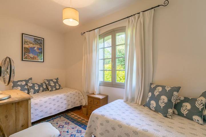 Villa pour 6 personnes, avec jardin et terrasse à Roquefort-les-Pins - 2