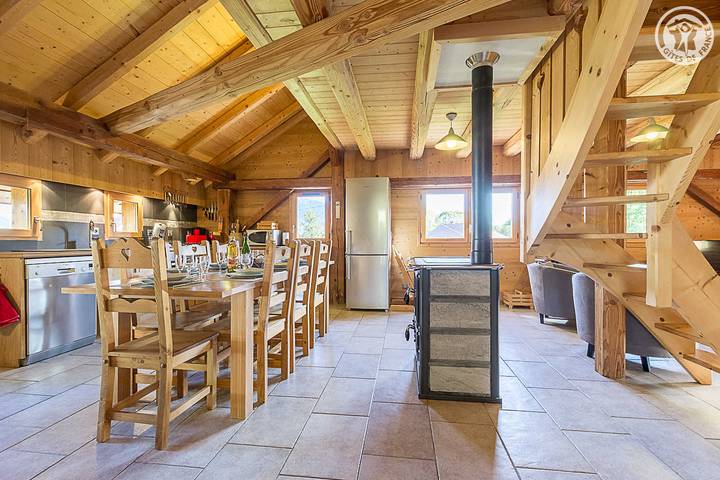 Chalet pour 6 personnes, avec terrasse, animaux acceptés dans Bauges - 2