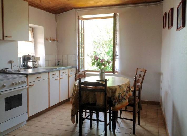 Gîte pour 2 personnes, avec jardin dans le Jura - 2