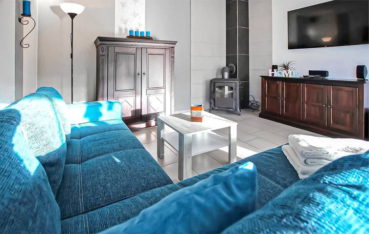 Ganze Ferienwohnung, Ruhige Wohnung mit Seeblick, Parkplatz und Internet in Woldegk, Mecklenburg-Strelitz