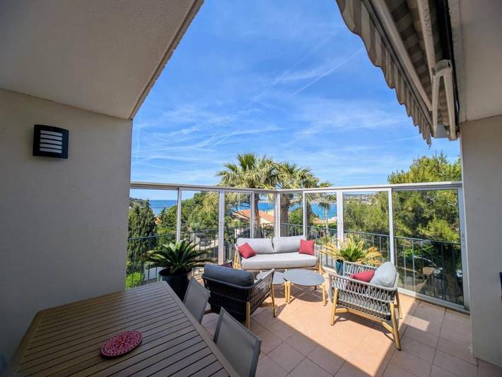 Gîte pour 4 personnes, avec Balcon ainsi que Terrasse et Vue dans Plage de La Gorguette