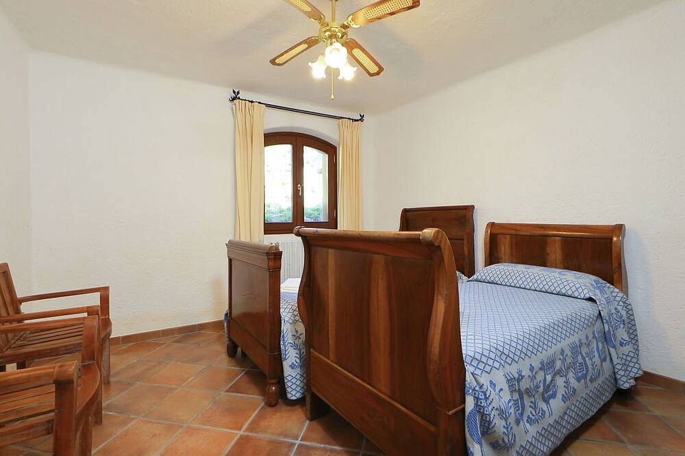 Villa indipendente con vasca idromassaggio, A/C, Wifi, piscina privata, Tv, patio, vista panoramica in Santa Teresa di Gallura, Santa Teresa Gallura