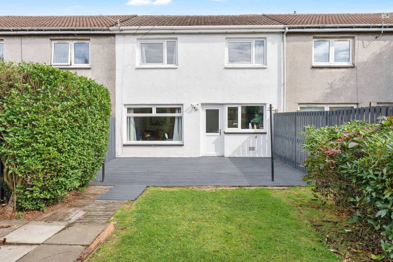 Contractor   Family Friendly House - Sleeps 8 - Free Parking and Fast Wi-Fi in Livingston, West Lothian