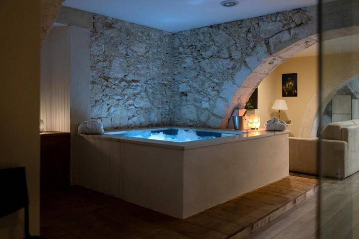 Loft per 4 persone, con idromassaggio e balcone a Siracusa