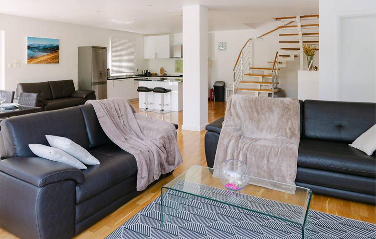 Gemütliche 2-Zimmer-Wohnung mit Pool, Terrasse und Flussblick in der Nähe von Cetina in Dalmatinisches Zagora