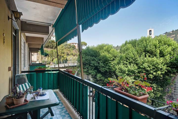 Entire apartment, Apartment 'A Dream' with Balcony, Wi-Fi and Air Conditioning in Recco, Riviera di Levante