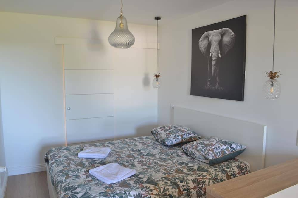 Entire apartment, Le Bompard*** 50 m² Art Deco villa with garden in Rodez, Massif Central