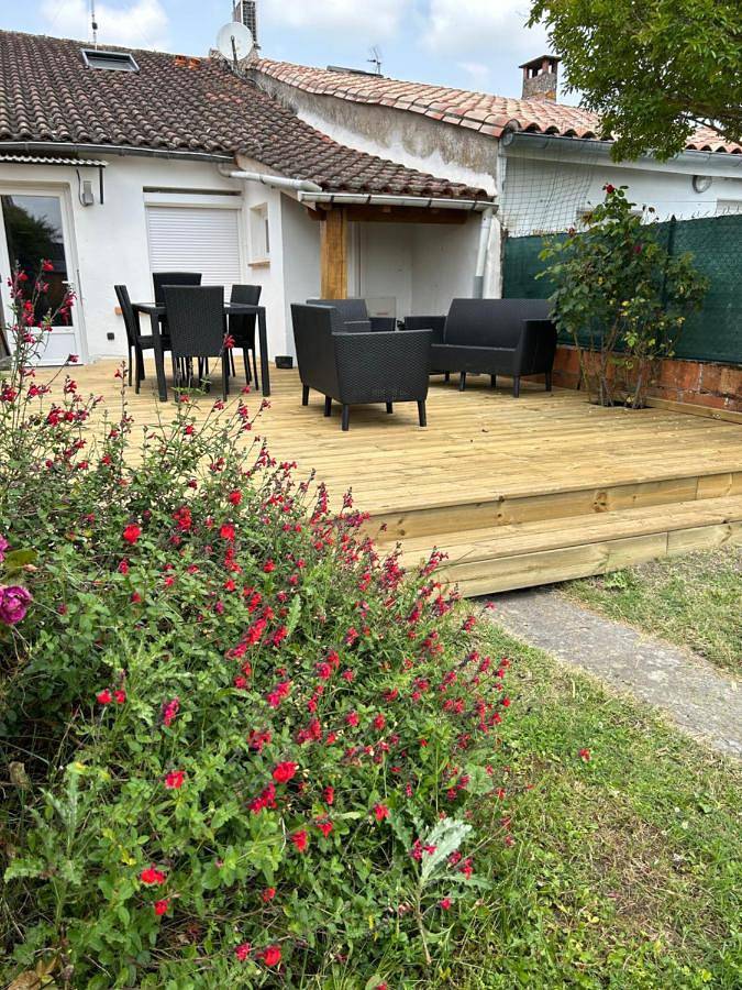Location de vacances pour 5 personnes, avec Terrasse et Jardin à Castelsagrat
