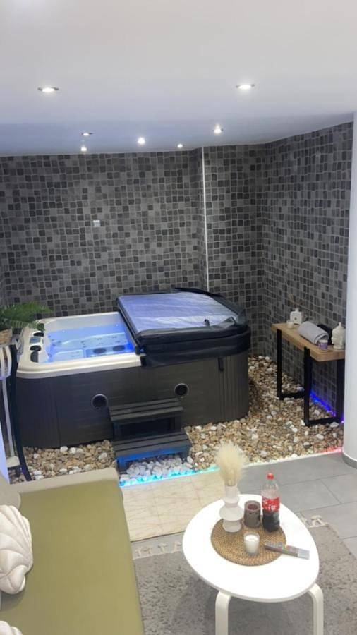 Appartement de vacances pour 3 personnes, avec terrasse ainsi que sauna et jacuzzi