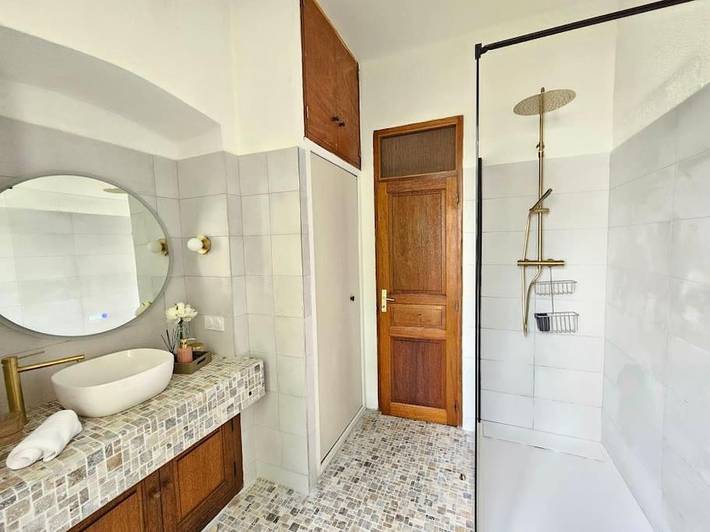 Gîte pour 7 personnes, avec vue et terrasse à Santa-Maria-di-Lota - 4