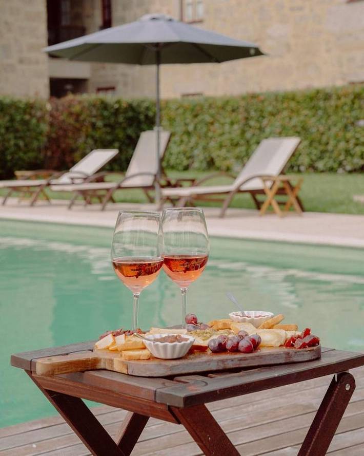 Casa rural para 8 personas, con vistas además de jardín y piscina en Amares - 3