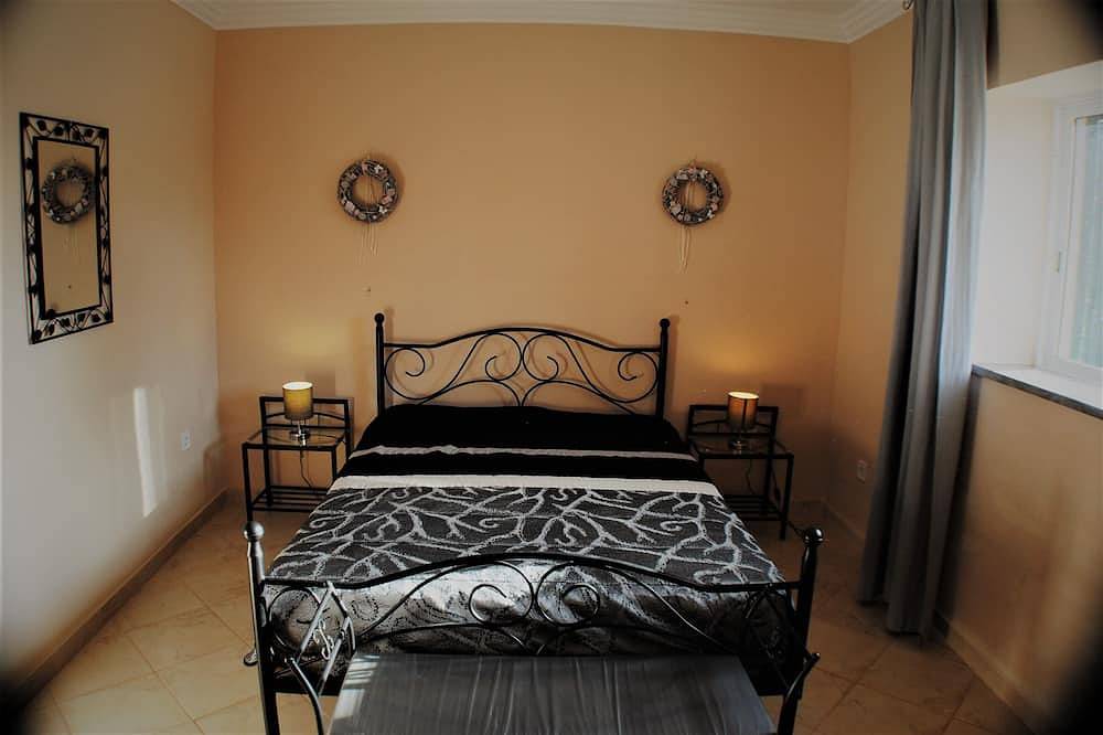 Villa with private pool. Rural area. in Estoi, Faro