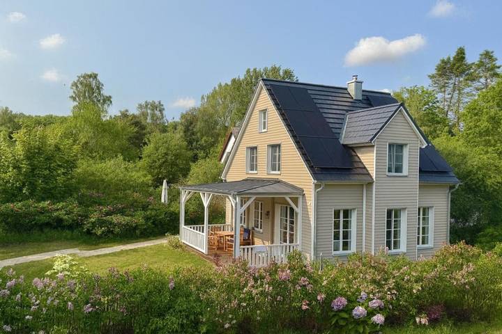 Ferienhaus für 5 Personen, mit Terrasse und Garten sowie Sauna auf Hiddensee