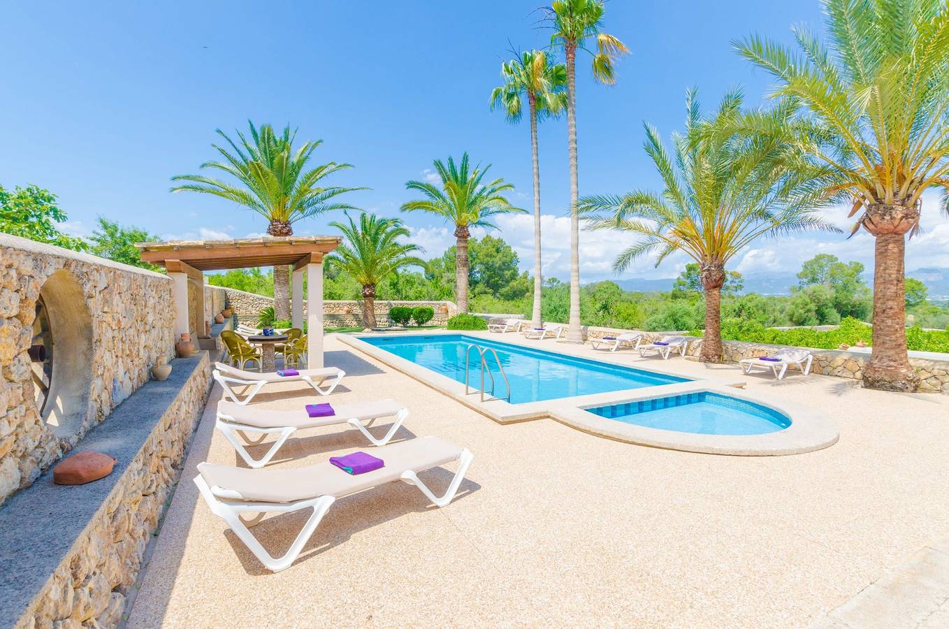 Son Real in Sancellas, Interior de Mallorca