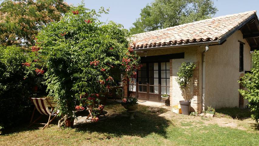 Gîte pour 2 personnes, avec jardin et piscine