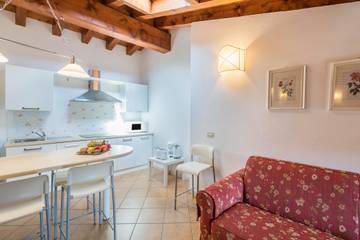 Holiday Rental for 7 People in San Felice del Benaco, Lake Garda, Photo 3