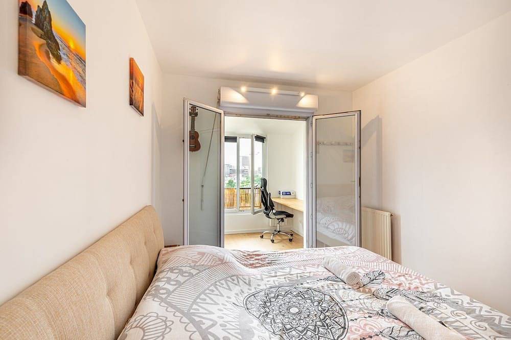 Entire apartment, Guestready - A Spacious apt near Eiffel Tower in Courbevoie, Hauts-de-Seine