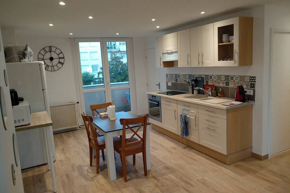 Geheel appartement, Gloednieuw appartement van 80 m2 met 3 mooie slaapkamers in Tours, Tours en omgeving