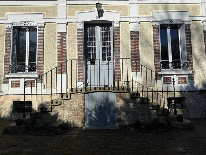 Location de vacances pour 11 personnes, avec Terrasse et Jardin à Chailley
