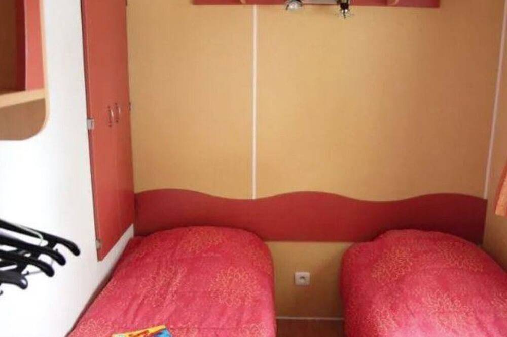 Mobil home avec terrasse pour 4 personnes in La Chaize-Giraud, Vallée de la Loire