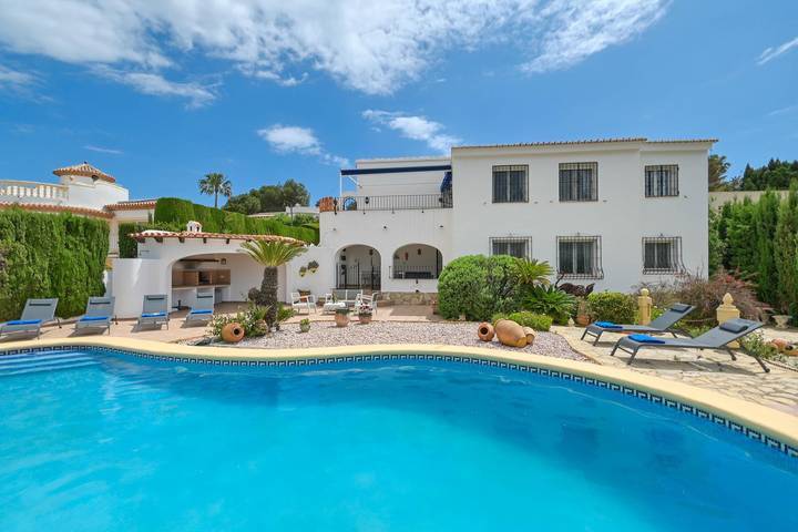 Villa voor 8 personen, met Tuin en Zwembad aan de Costa Blanca