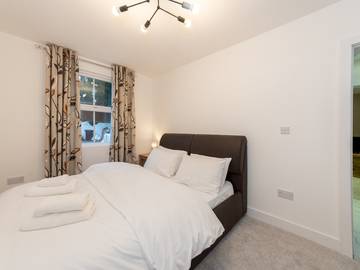 Glamping for 7 People in Wokingham, Berkshire, Photo 1