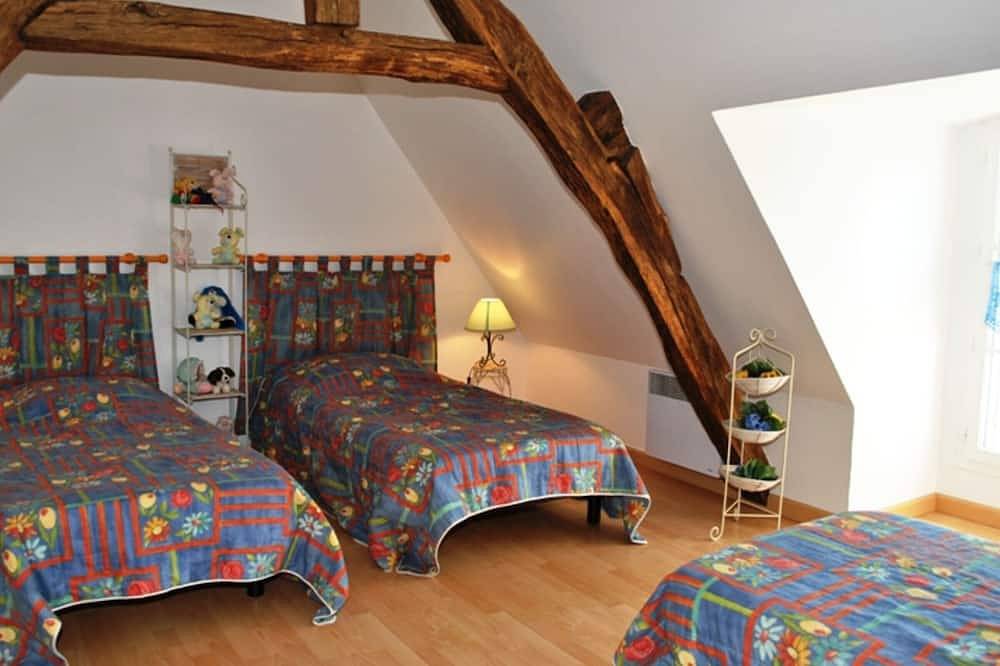 Gîte spacieux proche Tours, idéal pour familles in Azay-sur-Cher, Région de Tours