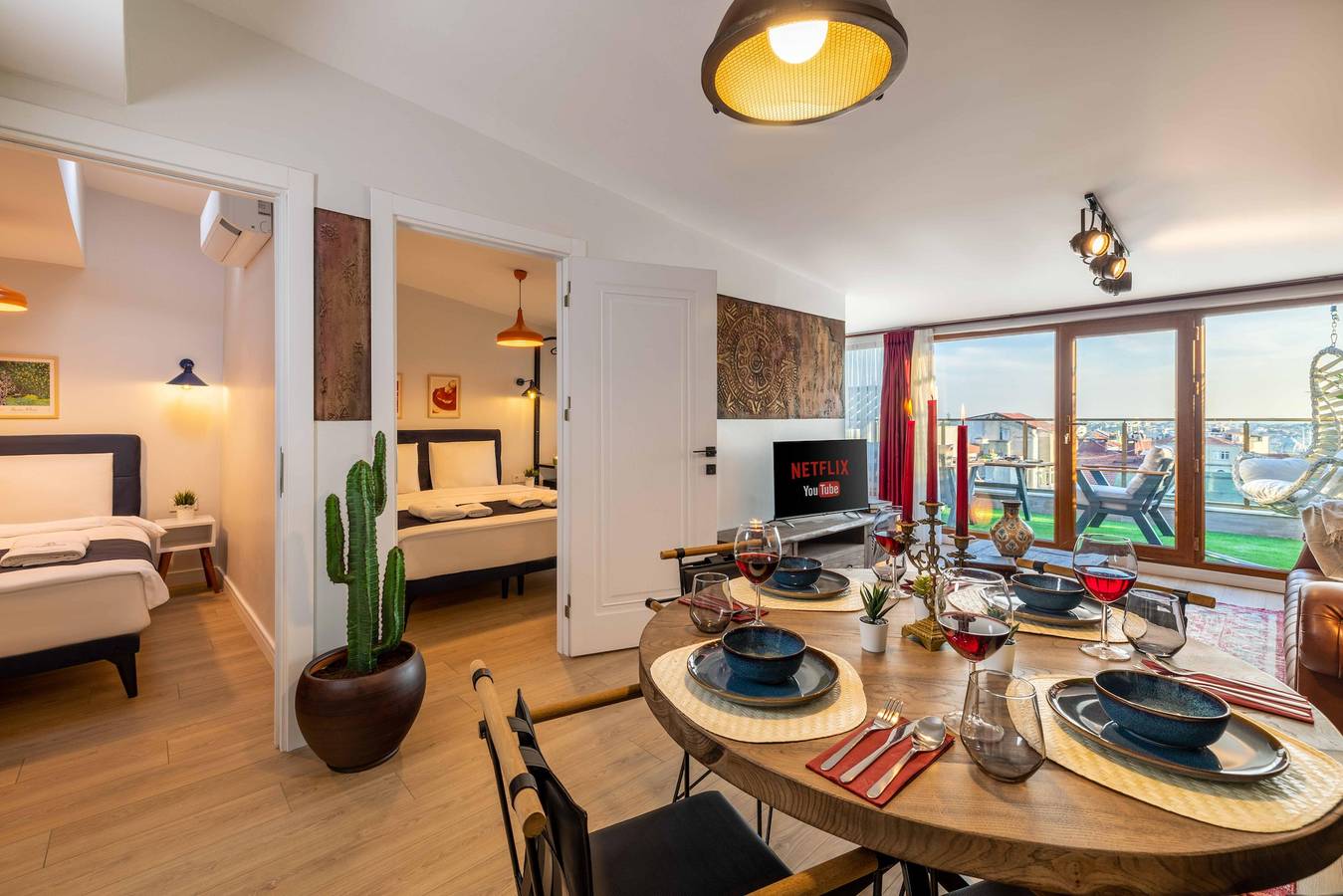 Ganze Ferienwohnung, 2 Bedrooms  With Huge Terrace& Bosphorus View in Beyoğlu, Istanbul
