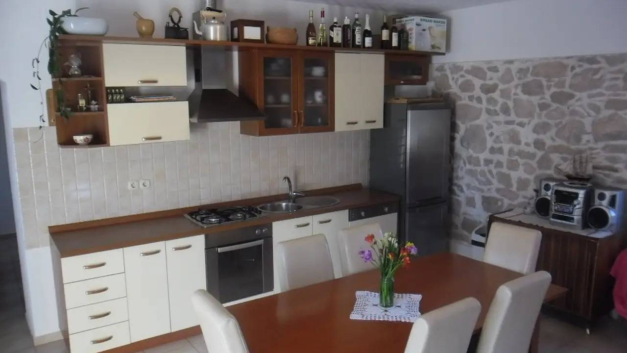 Cijeli apartman za odmor, Ferienwohnung für 5 Personen (75 m²) in Lukoran in Lukoran, Otok Ugljan