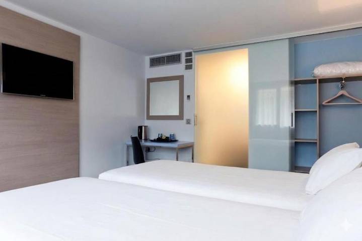 Hôtel pour 2 personnes, avec jardin à Sainte-Foy-lès-Lyon - 3
