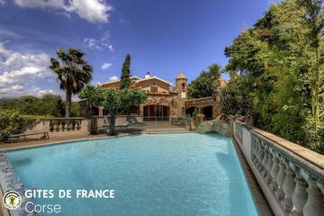Gîte für 12 Personen, mit Pool und Terrasse, mit Haustier in Porto-Vecchio