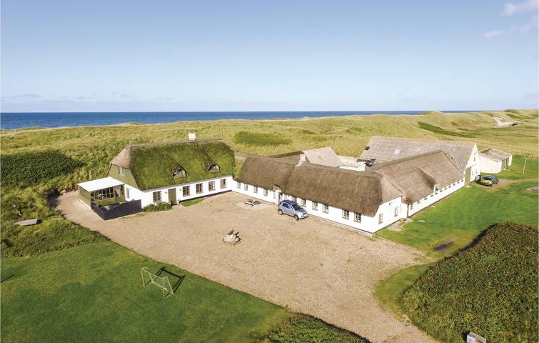 Holiday home for 12 people, with terrace, with pets - 1