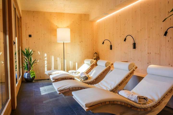 Location de vacances pour 5 personnes, avec sauna et jacuzzi ainsi que jardin et piscine, adapté aux familles à Dobbiaco - 3