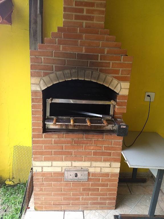 House with Colonial veranda - lawn space in Guarapari, Região Metropolitana da Grande Vitória