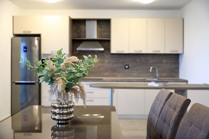 Ferienwohnung für 5 Personen, mit Terrasse in Petrcane - 2