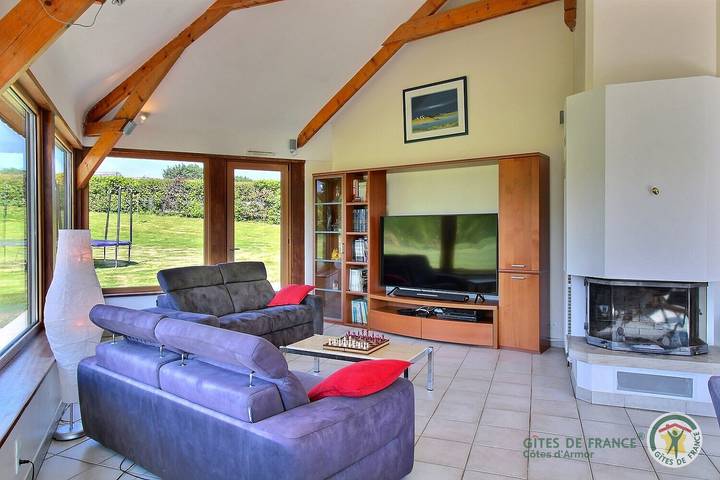 Gîte pour 10 personnes, avec sauna et jacuzzi ainsi que jardin et terrasse, animaux acceptés à Trégomeur - 2