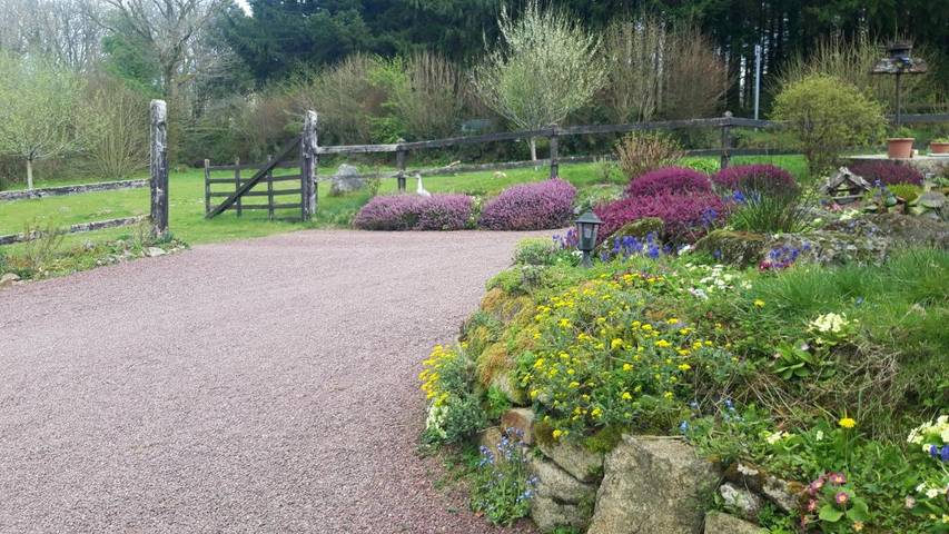 Location de vacances pour 2 personnes, avec jardin et balcon à Champ-du-Boult - 2