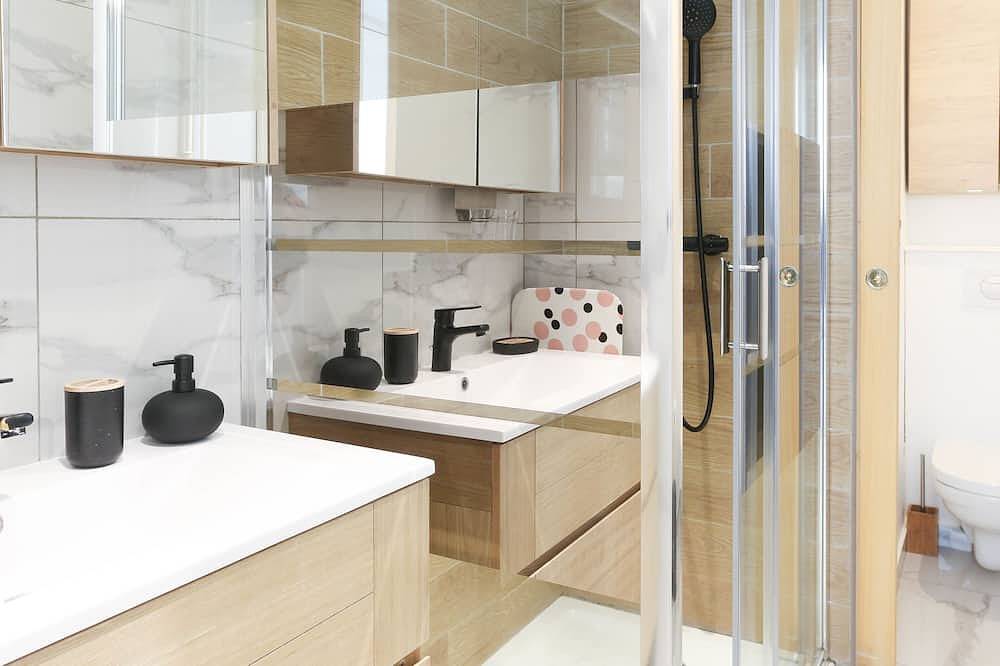 Ganze Wohnung, Beautiful Renovated Studio with Ac and Terrace - Benakey in Cannes, Mittelmeerküste (Frankreich)