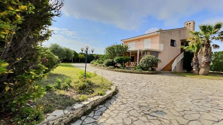 Location de vacances pour 10 personnes, avec balcon/terrasse et piscine à Béziers