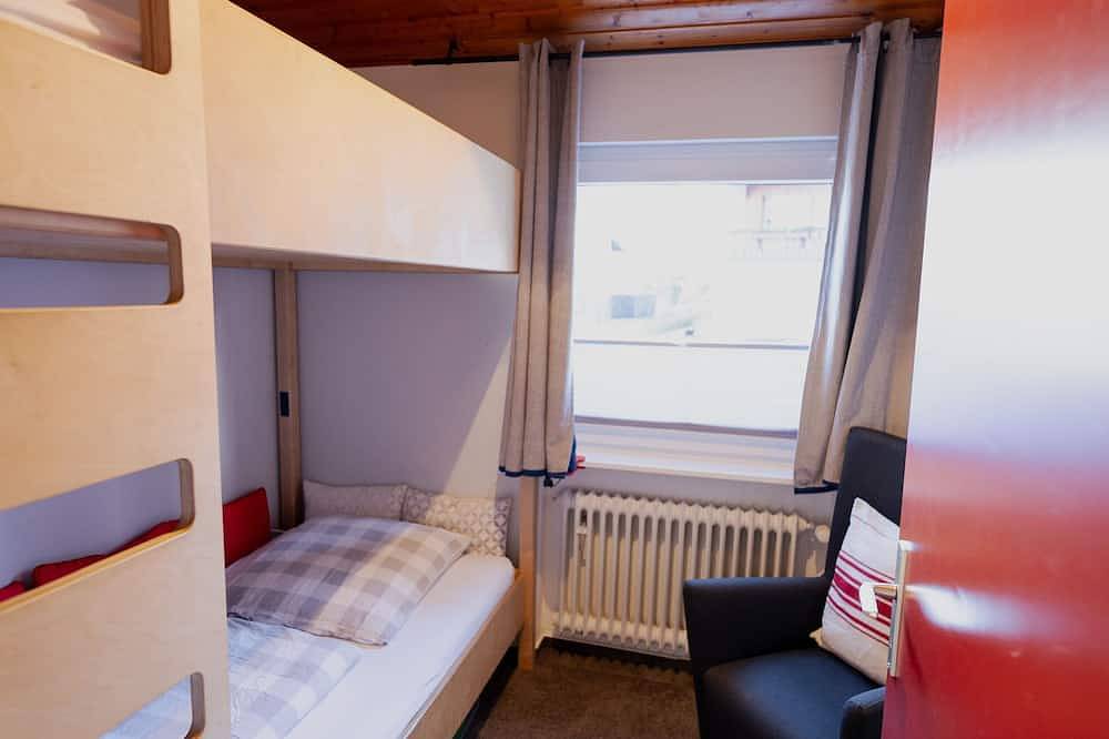 Apartamento entero, Casa de arquitecto inundada de luz en una ubicación tranquila Fewo \"Red\" in Hemfurth-Edersee, Edertal