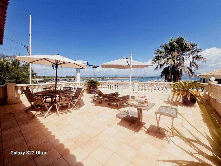 Location de vacances pour 6 personnes, avec Terrasse et Jardin ainsi que Piscine et Vue dans Port de Saint Aygulf