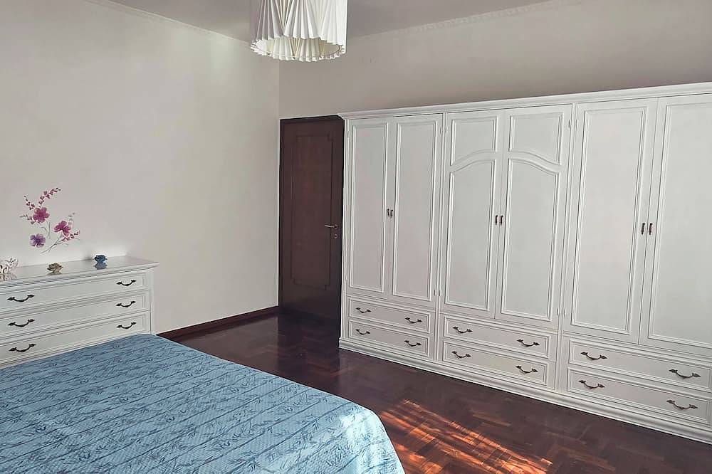 Appartamento intero, 🏡 Casa Kendra: il tuo spazio di relax, stile e libertà in Montegrotto Terme, Colli Euganei